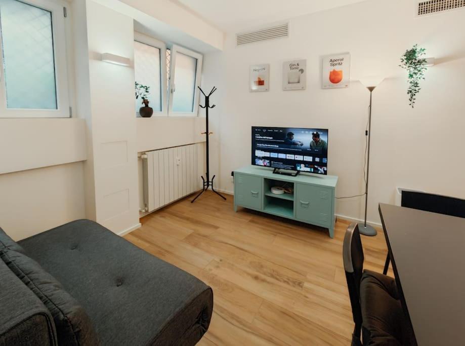 Appartement Carlo - 15 Min From Duomo Milan
